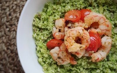 CUSCÚS DE BRÓCOLI CON GAMBAS Y CHERRY